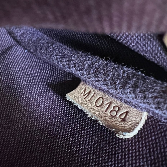LOUIS VUITTON Monogram Favorite PM - Picture 8 of 11